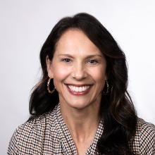 headshot of Jennifer Rewkowski 